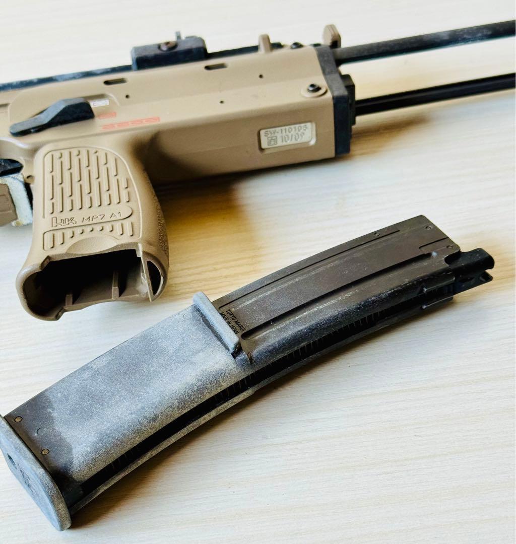 h*e様 東京マルイ ガスブローバック MP7A1 TAN　本物と同じ重量です