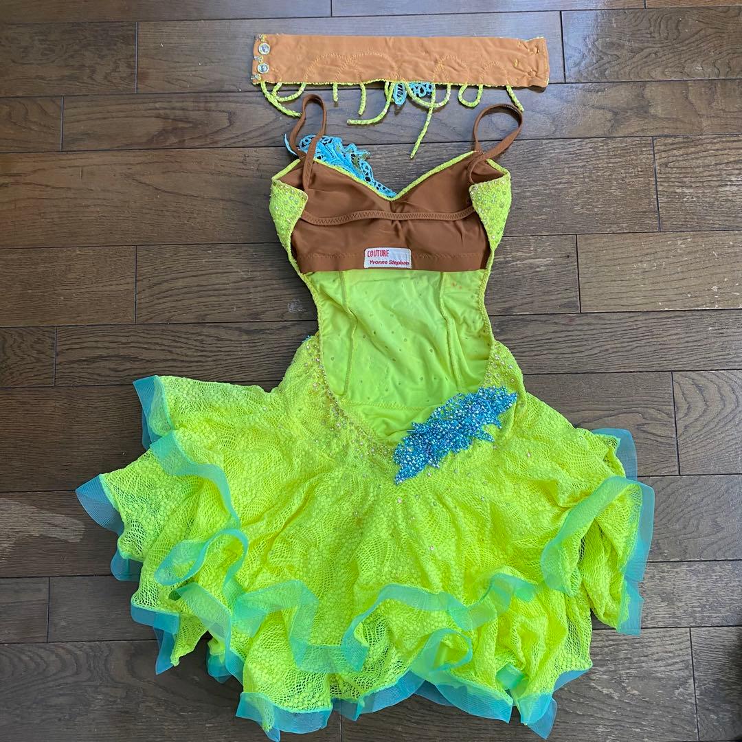 社交ダンス　ラテンドレス　クチュールイヴォンヌシュテファン製