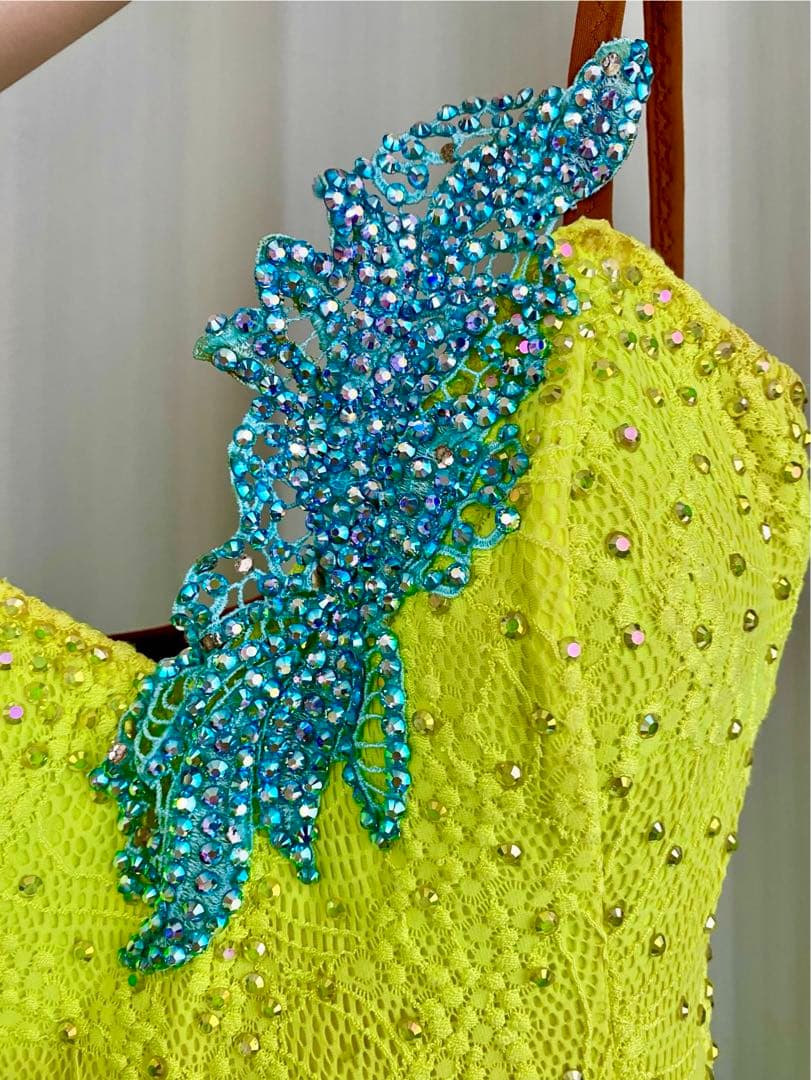 社交ダンス　ラテンドレス　クチュールイヴォンヌシュテファン製