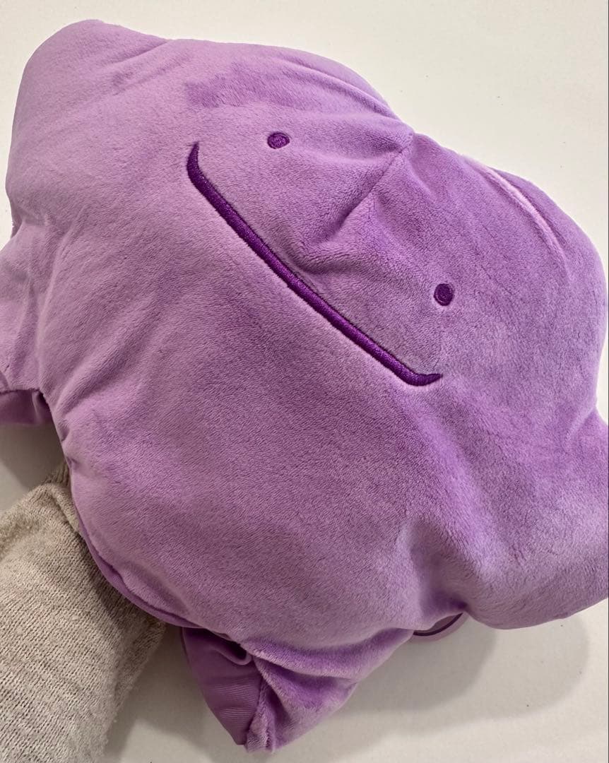 メタモンといっしょ　ぬいぐるみキャップクッション