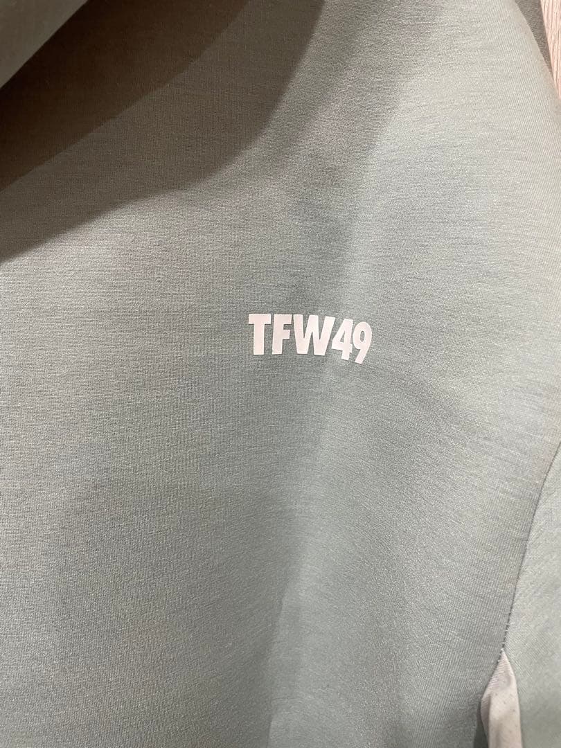 TFW49 CARDBOARD MATERIAL HOODIE サイズM