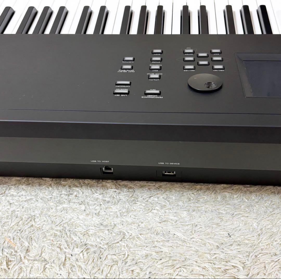 【新品同様】YAMAHA シンセサイザー MODX8+ ソフトケース ペダル付き