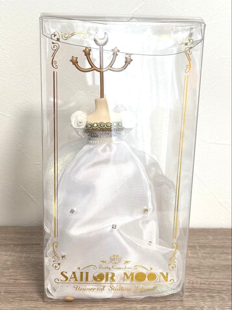セーラームーン　セレニティ　ジュエリースタンド　ユニバ