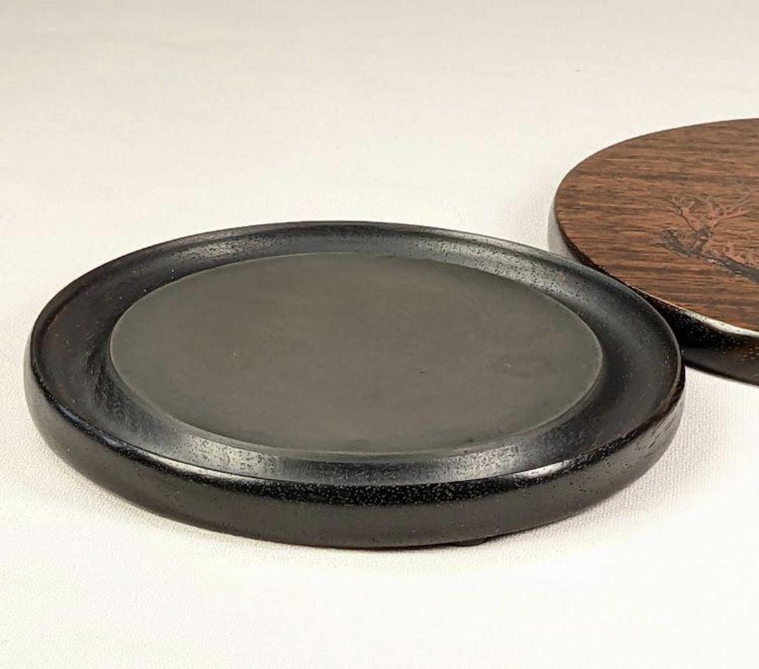 未使用　漆硯（しっけん）　蓋は古紫檀に拭き漆技法　盛絵漆　伝統美術工芸　題：春宴