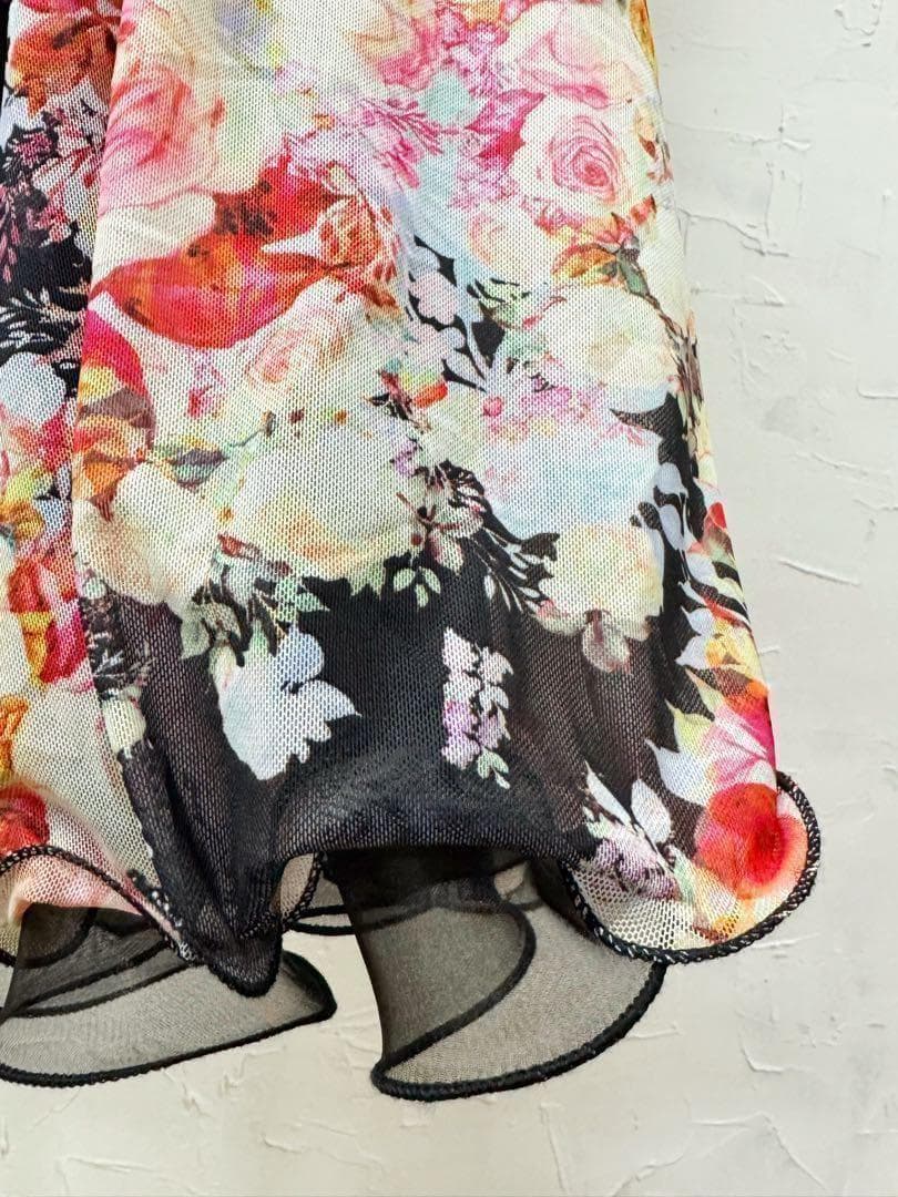 【パーティーに】新品　社交ダンス　バルーン袖　花柄セットアップ黒ｂ301