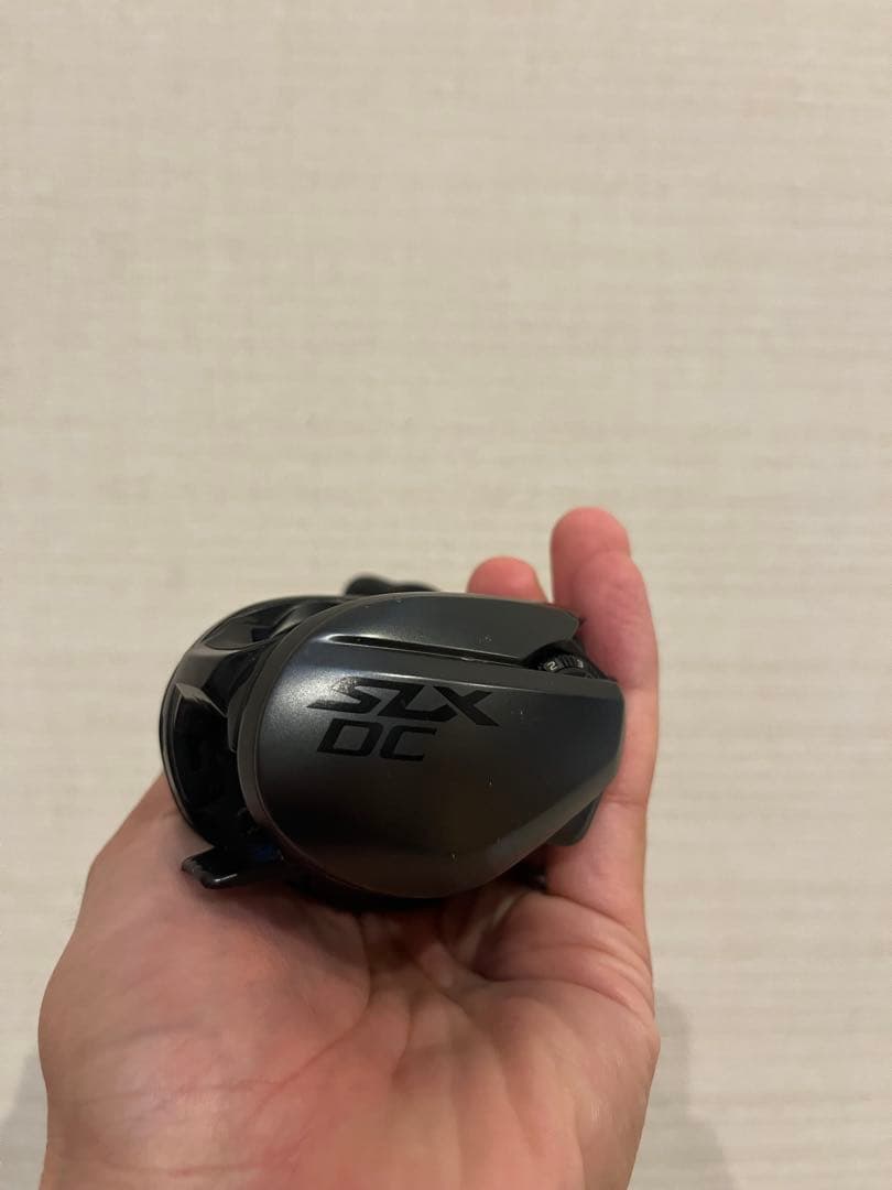 シマノ ベイトリール 24 SLX 黒/青