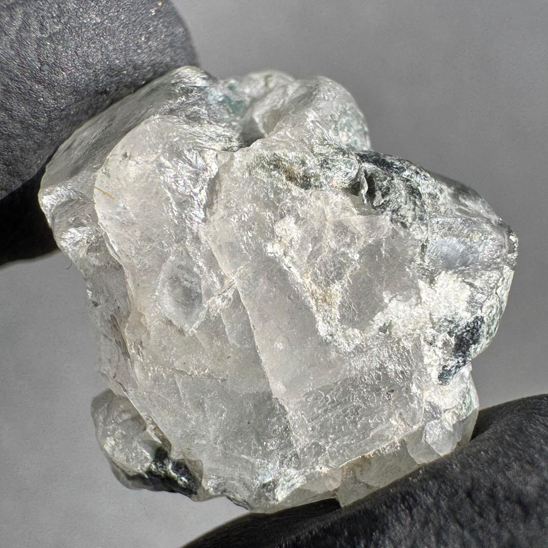 レインボー入り フェナカイト ロシア ウラル マリシェボ産 フェナサイト 鉱物