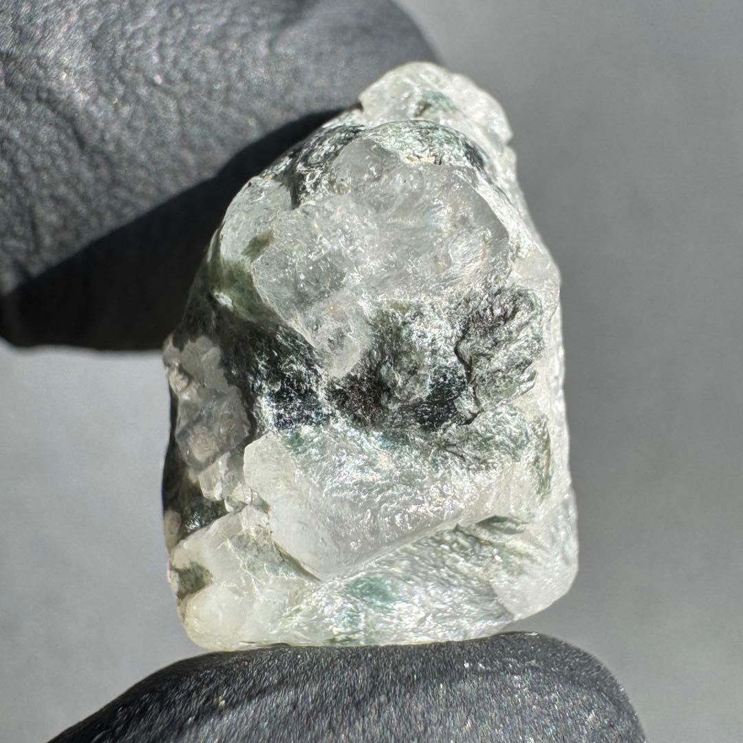 レインボー入り フェナカイト ロシア ウラル マリシェボ産 フェナサイト 鉱物