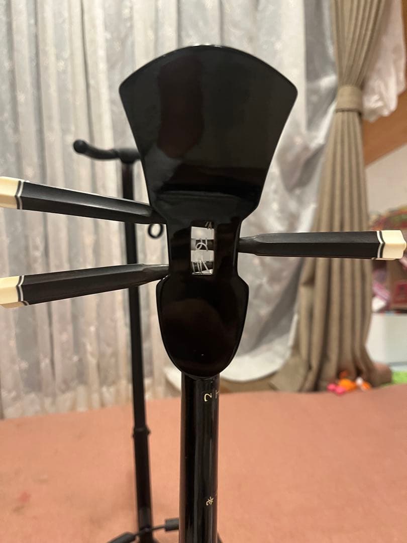 沖縄三線　ケース　楽譜　スタンド　チューナー付き　全長約７８cm 値下げしました