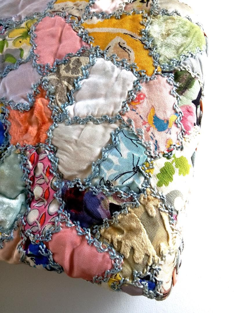 クレイジーキルトのポットコゼ　ヴィクトリアンデザイン　from ENGLAND