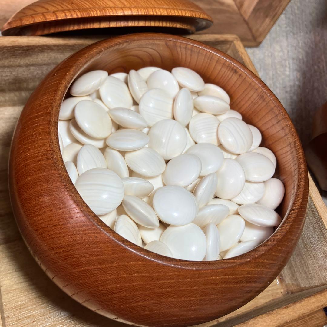 へそ　本榧　囲碁盤　碁石　脚付盤　蛤白 那智黒　はまぐり碁石　セット