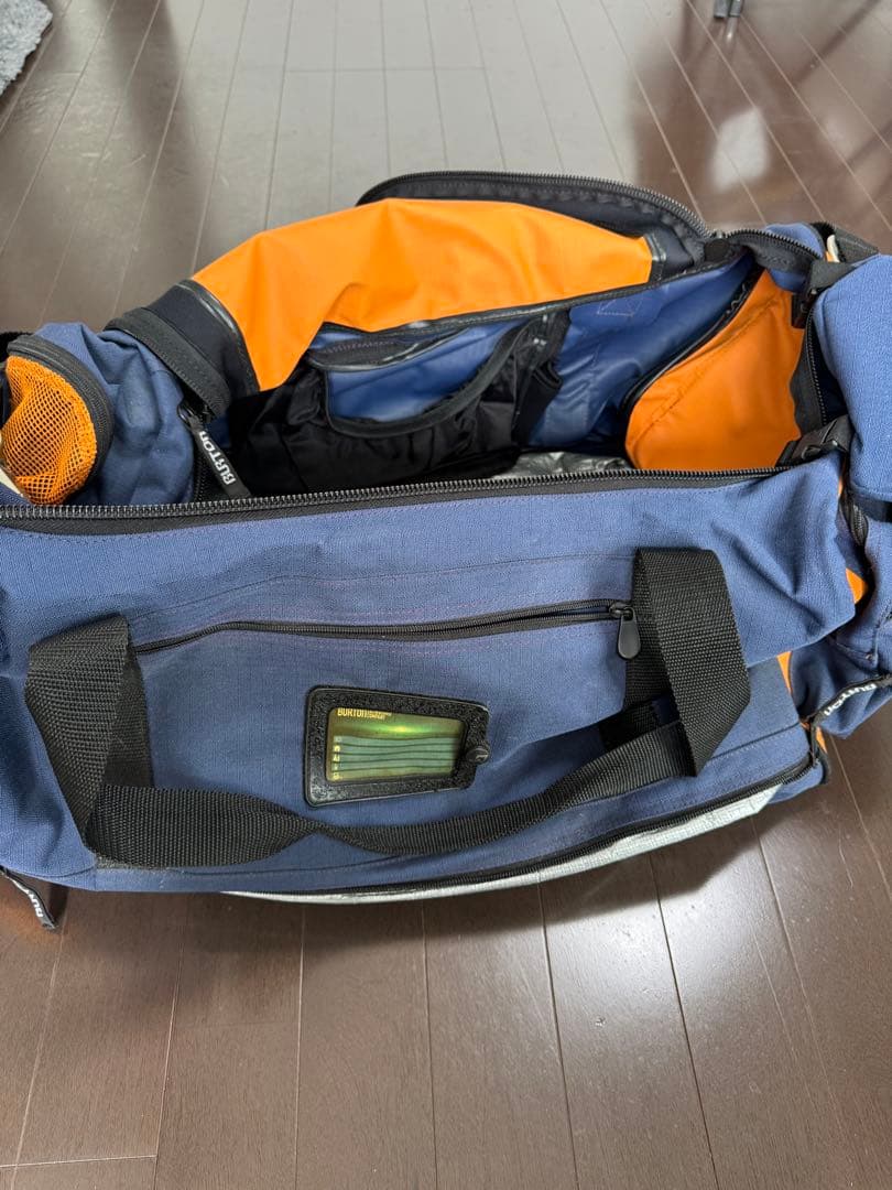 Burtonスノーボード大きめバッグ　防水　ブーツも入る　ほぼ未使用