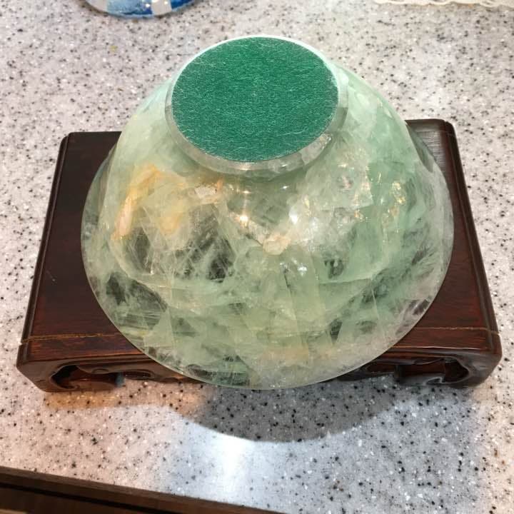 台湾で購入した水晶の希少な置き物 ( 美品 ) 天然石