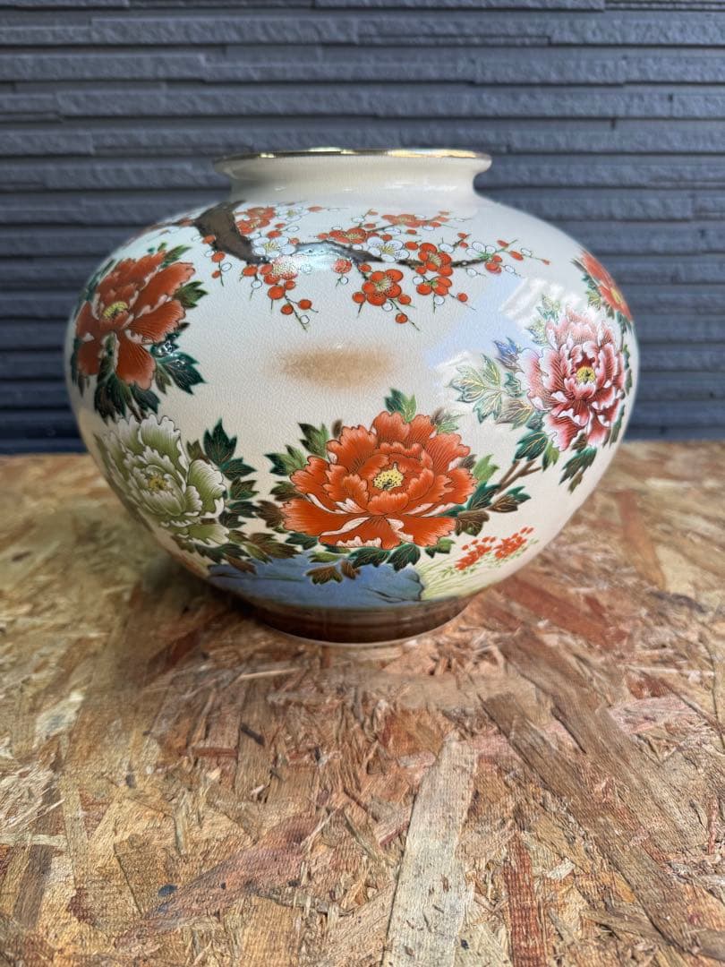 ② 九谷焼　花瓶　ツボ、　壺