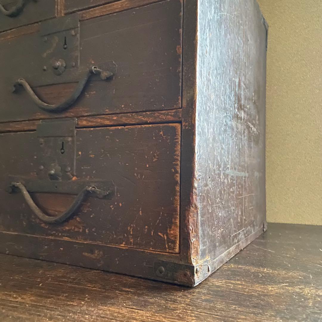 古い小引き出し　年代物　時代家具　　3段　鍵付き