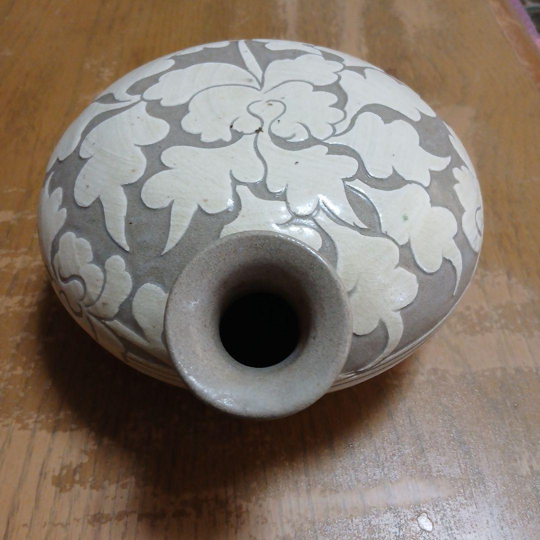 珍品　磁州窯？花模様の陶器製装飾品　一輪挿し