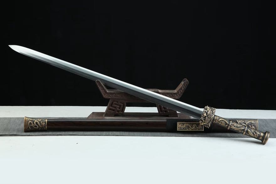 獅子竜漢剣（黒檀タイプ）古兵器   武具　刀装具　日本刀　模造刀   居合刀