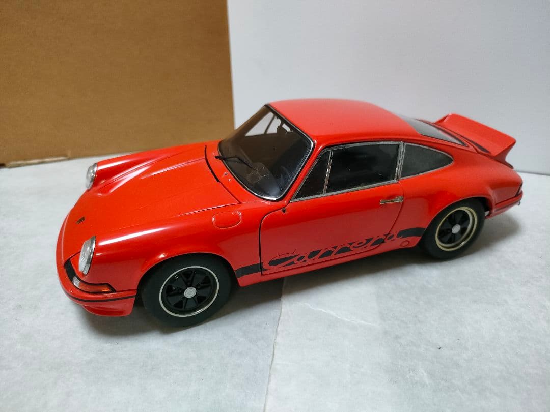に*ー様 オートアート　ポルシェ911カレラ 　1/18
