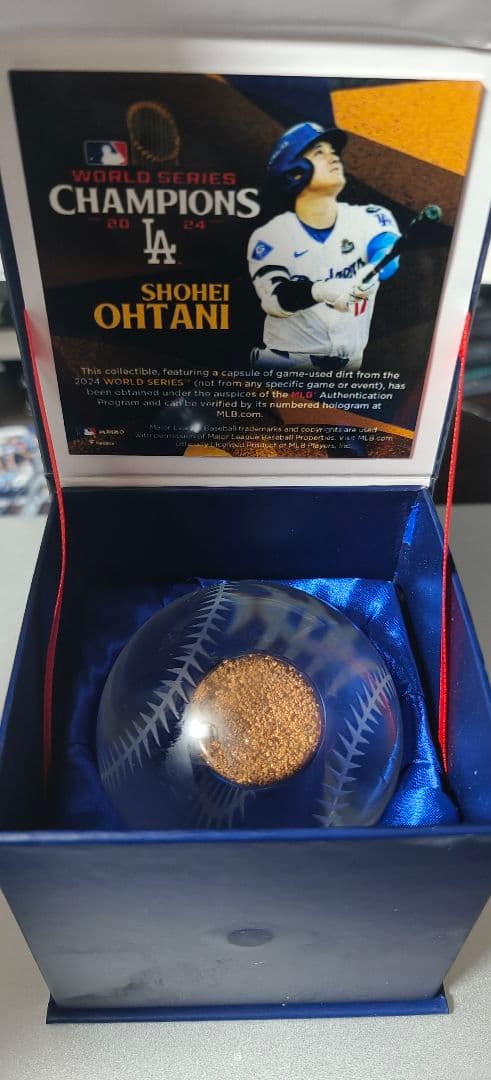 大谷翔平　ワールドシリーズ優勝記念試合　ダート入りクリスタルボール　完売品