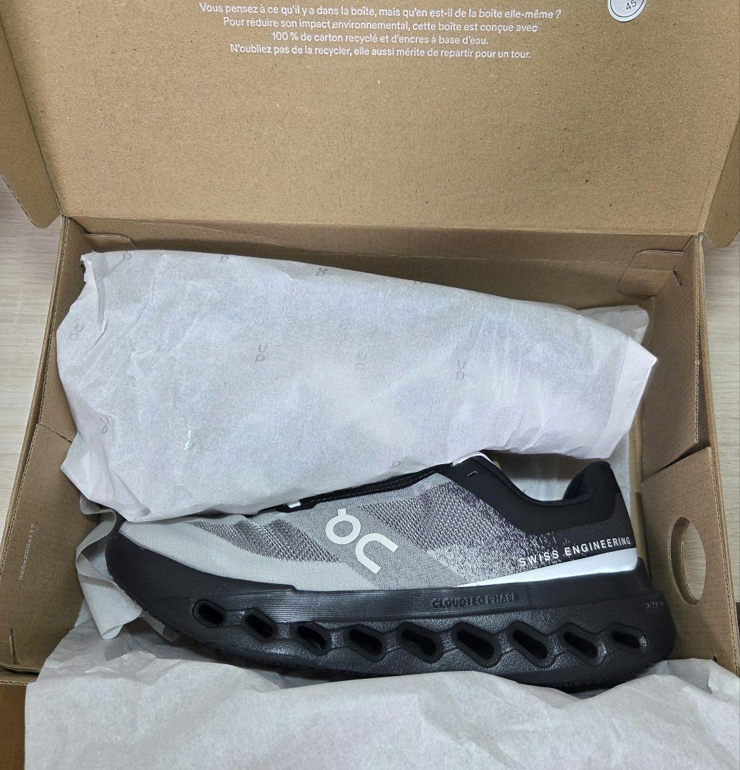 オン On Running Cloudsurfer Next Lumos