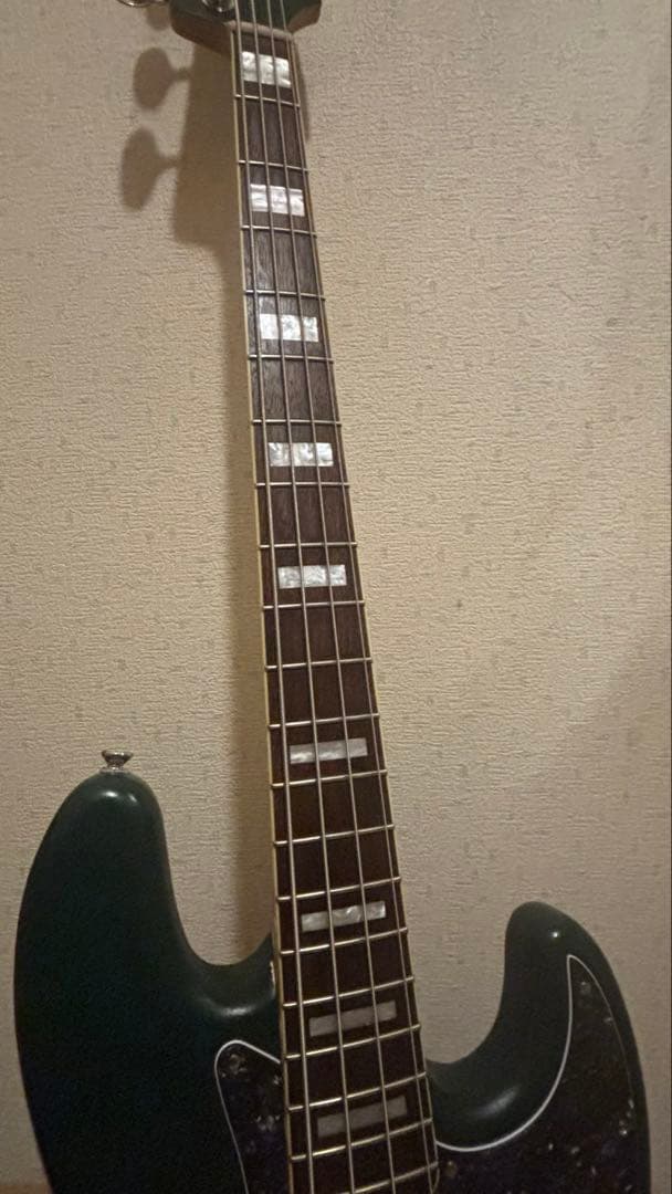 ベース squire classicvibe 60s jazzbass fender