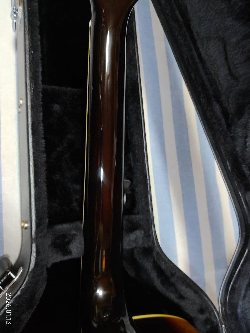 EpiphoneのフルアコES-175殆んど未使用ハードケース付、生産終了品です