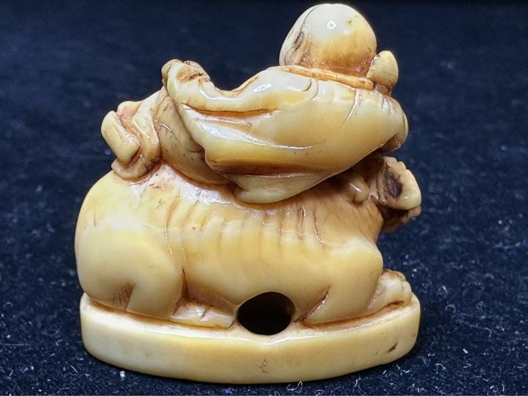 根付　置物　アンティーク　天然素材　彫刻 古美術品　細密細工　骨董コレクション