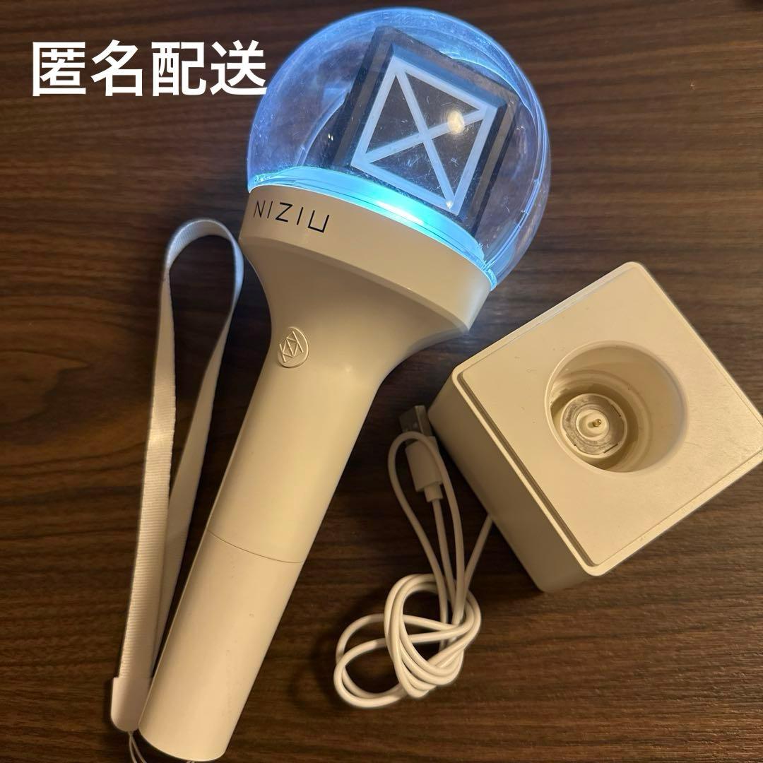 【匿名配送】 NiziU ペンライト LIGHT STICK ①