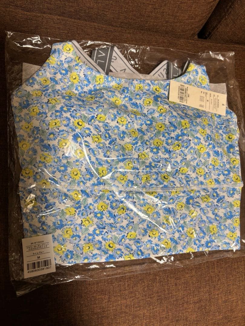 新品Mサイズ【SUKALA】フラワーガーデンプリントクロスロゴブラトップ