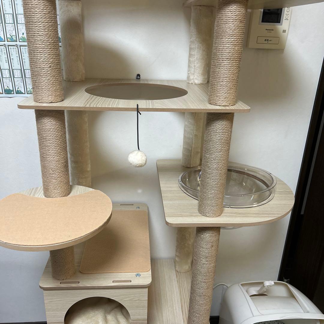 【ほぼ未使用】クリーム色のキャットタワー 据え置き型