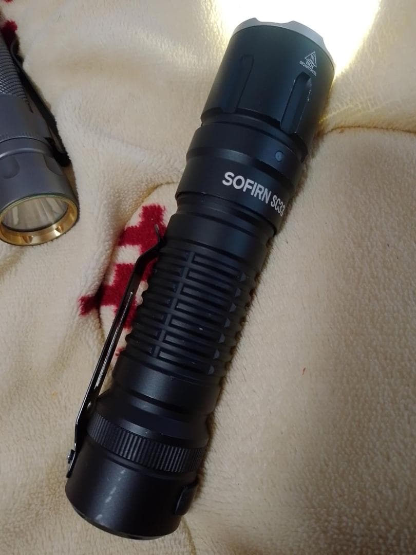 Sofirn 懐中電灯 ledフラッシュライト 5200ルーメンタクティカ　ra