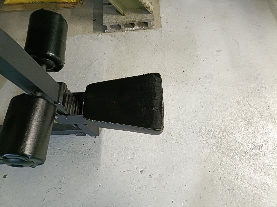 アイソラテラルローロー　シーテッドロー　トレーニングマシン　ジム