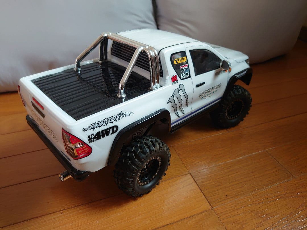 田宮 CC02 シャーシ ハイラックスボディ付き