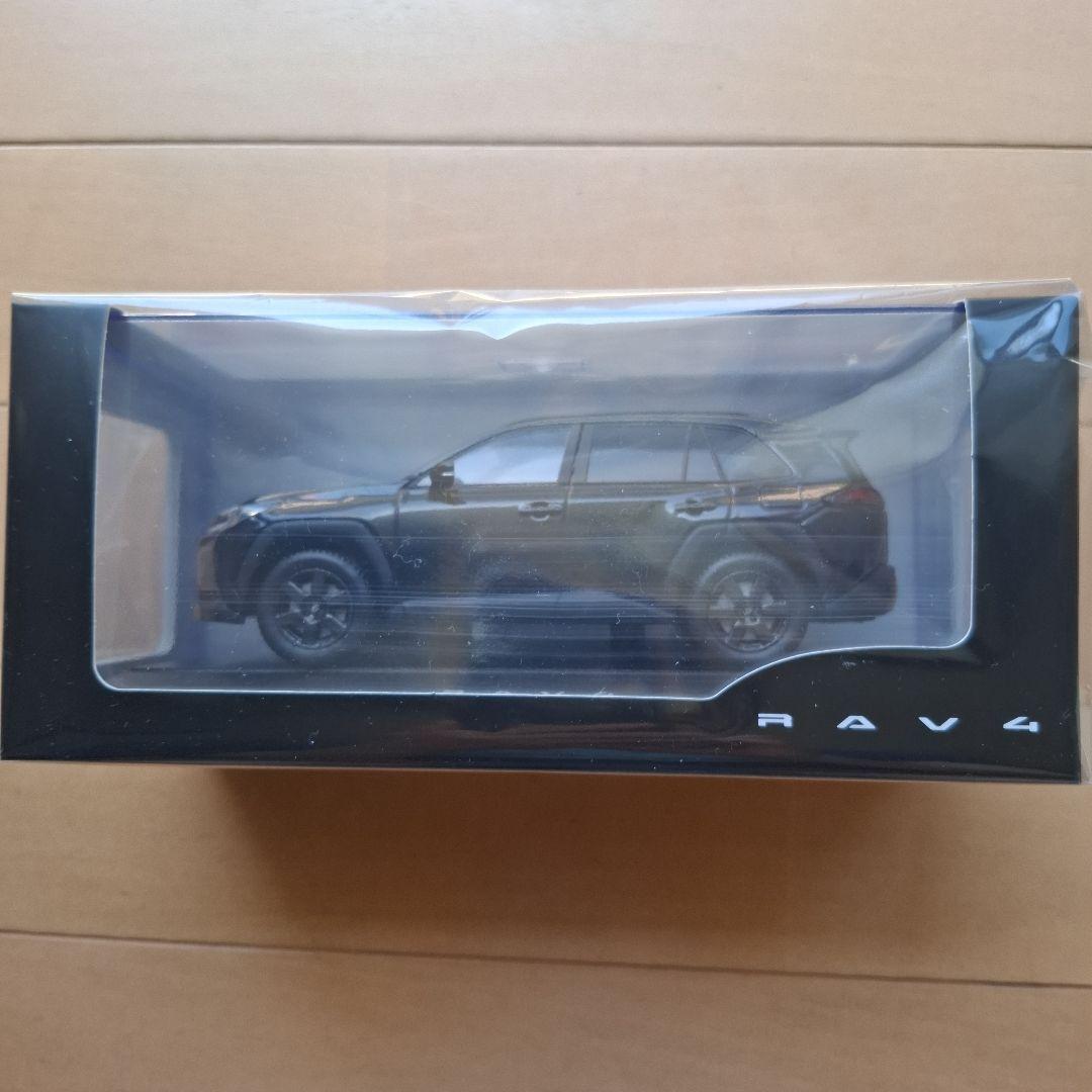 新型RAV4 アドベンチャーミニカー1/30 カラーアティチュードブラックマイカ