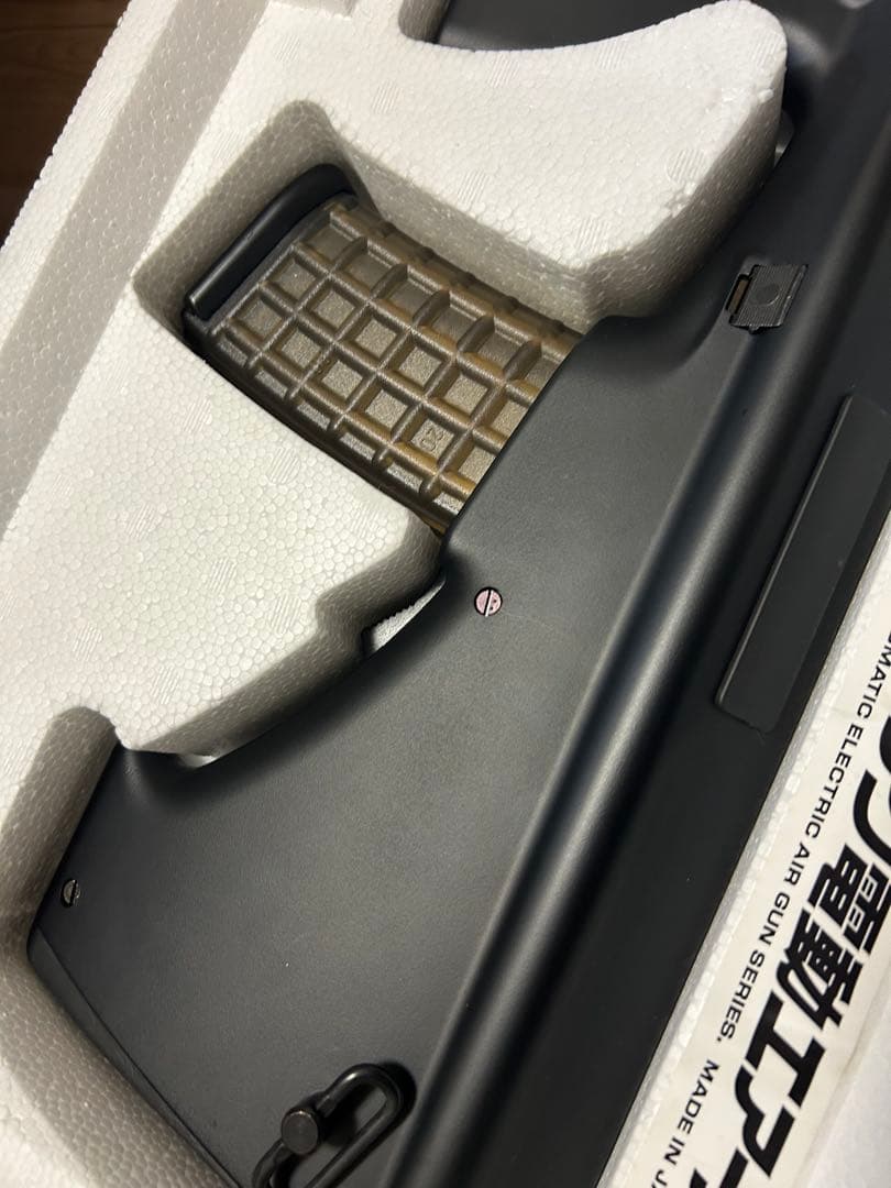 ト*ー様 STEYR AUG電動エアガン18禁