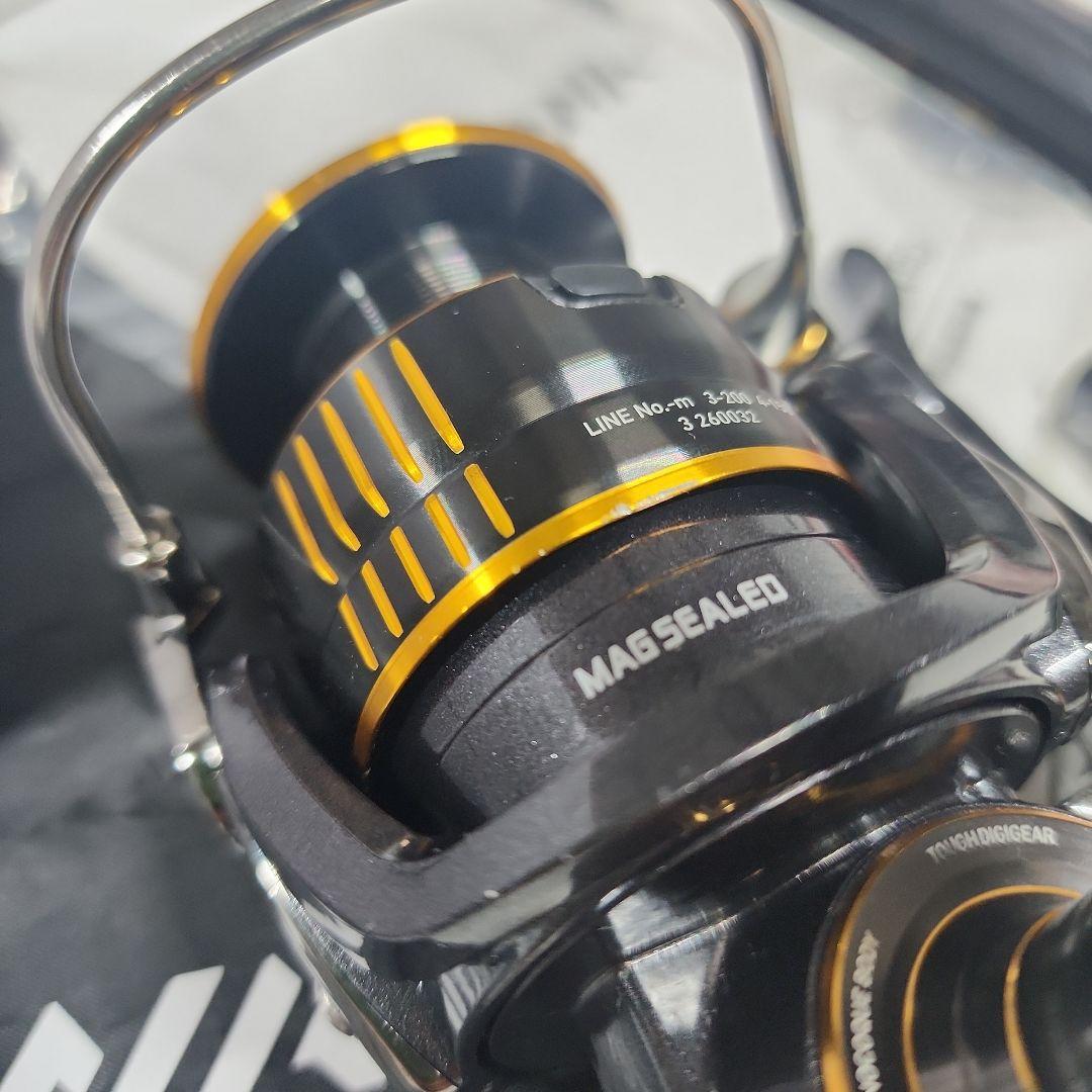 DAIWA ラグザス 3000XH-LBD スピニングリール　傷あり　ダイワ