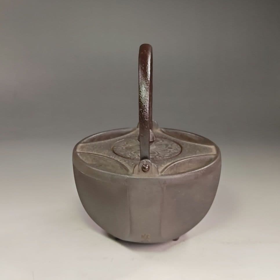 イ990 銚子『人間国宝　高橋敬典』『七宝形　銚子　共箱』茶道具　酒器　鉄製