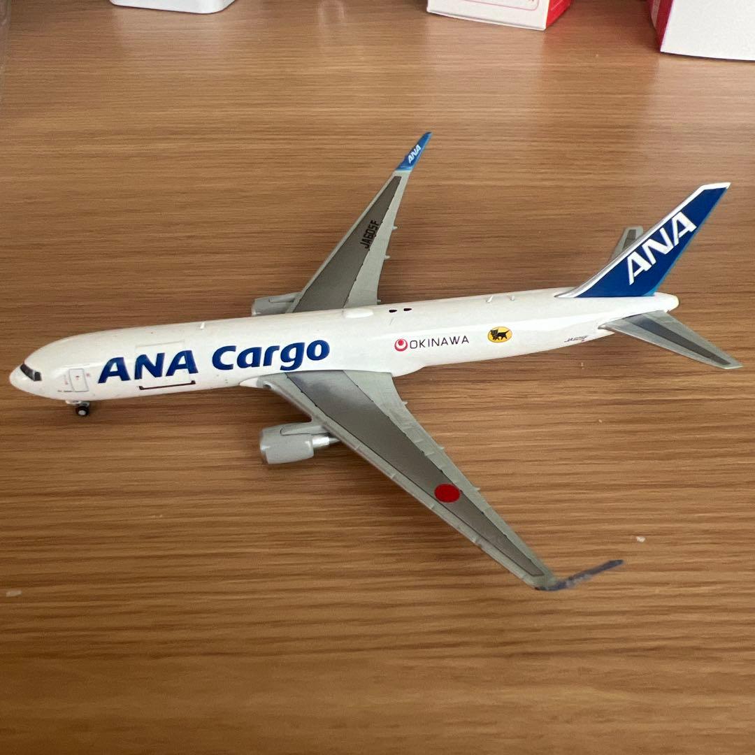 ANA B767-300F 1/400 注意