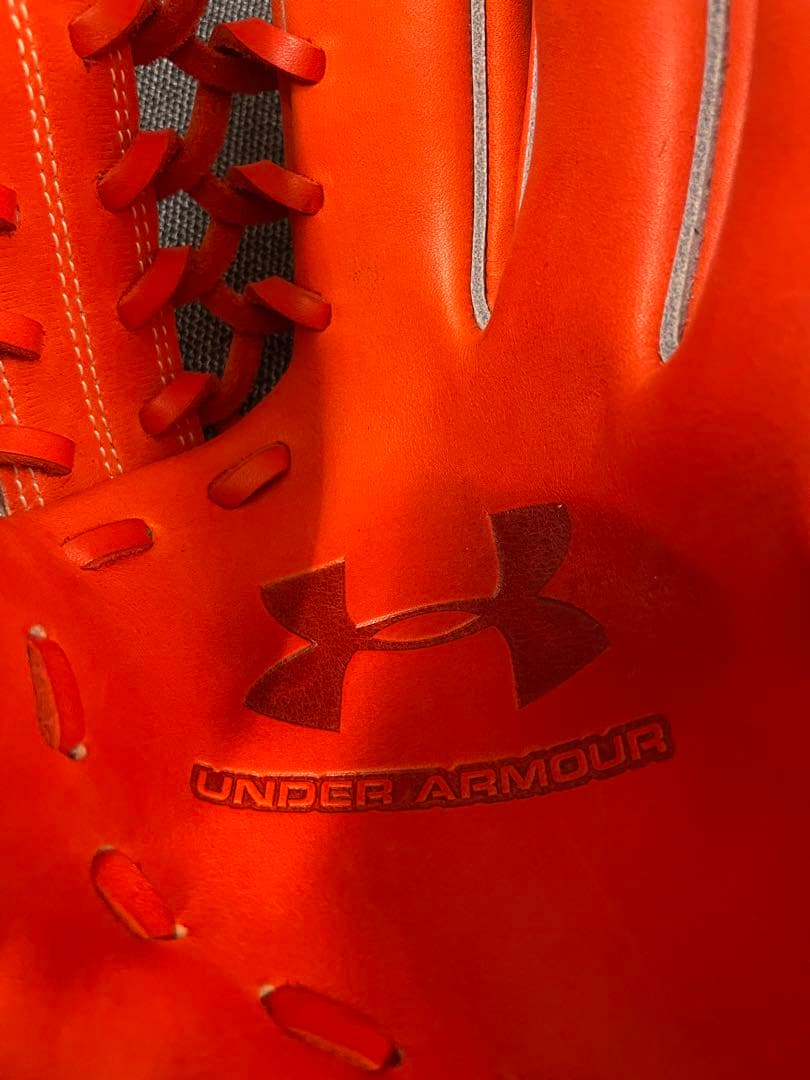 希少！　アンダーアーマー　野球 軟式グローブ 一般用　大人　右投げ　グラブ