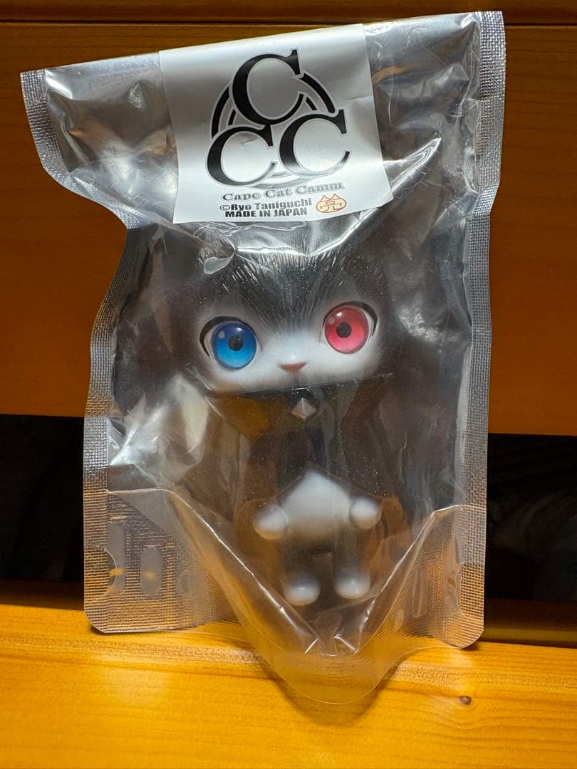 Cape Cat Camm（ケープキャットキャム）　谷口亮　ソフビ　オッドアイ