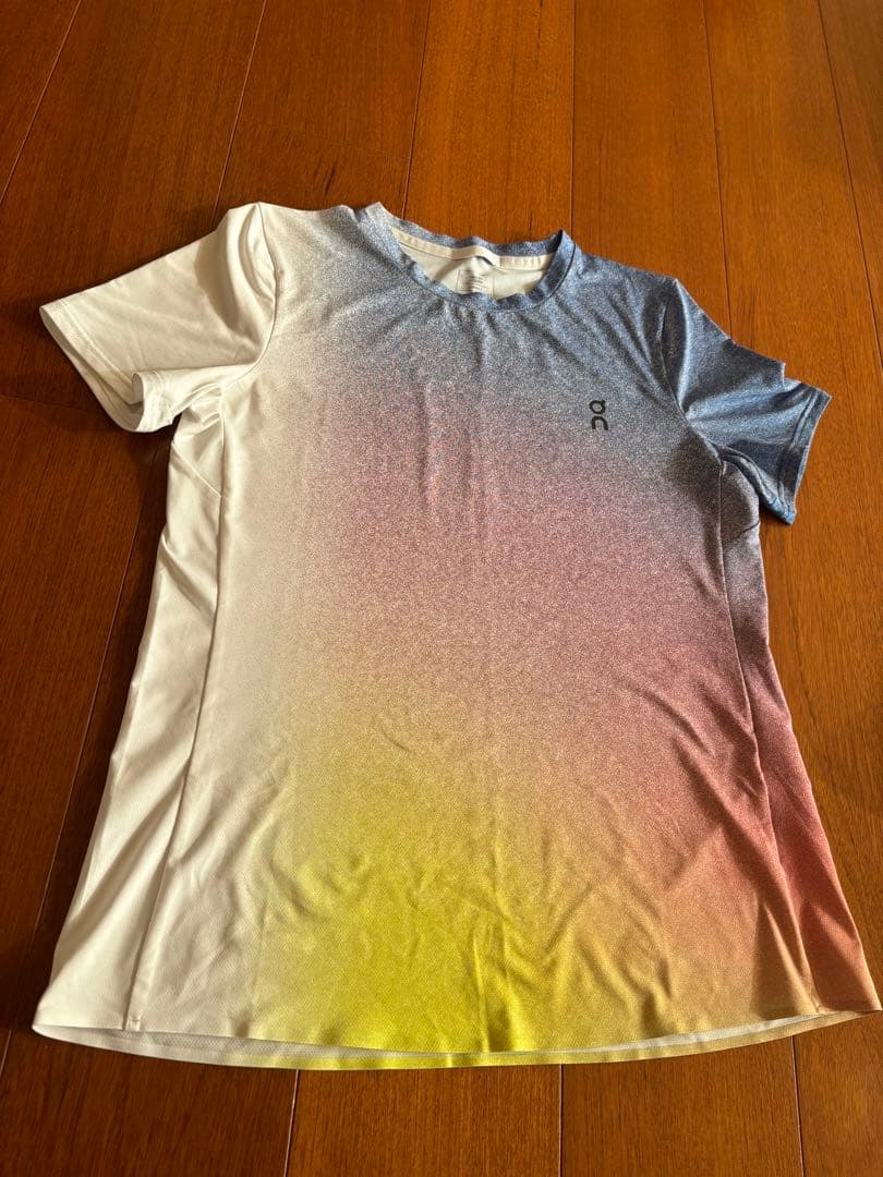 On COURT-T Tシャツ Sサイズ グラデーション