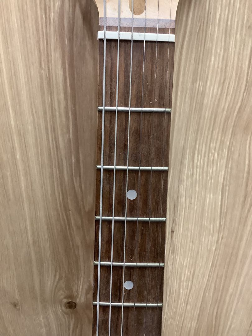 送料込み！ エレキギター ストラトキャスター Legend by Aria