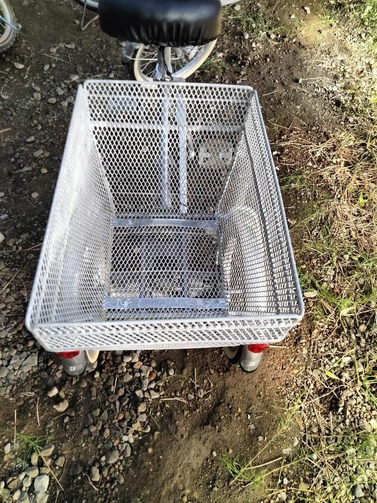直接引き取り限定 ブリジストン三輪自転車 シルバー 大型後ろカゴ付き 前かご付き