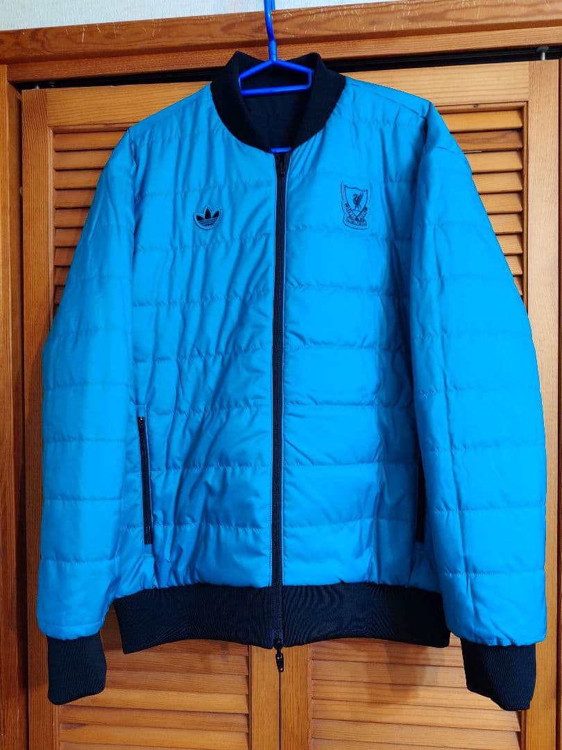 リバプール　25-26　アディダスオリジナルス　中綿ジャケット　リバーシブル