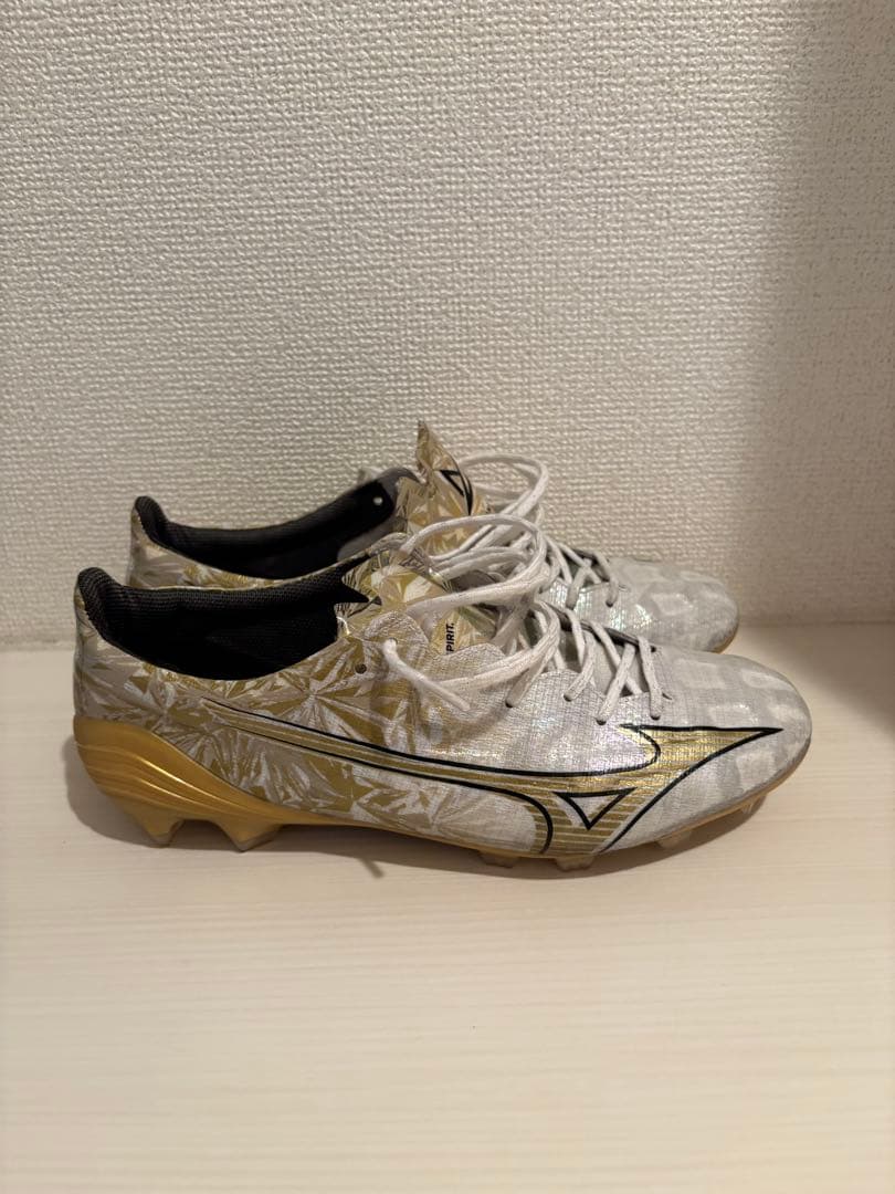 「あらみく 」Mizuno Alpha Japan ホワイト/ゴールド