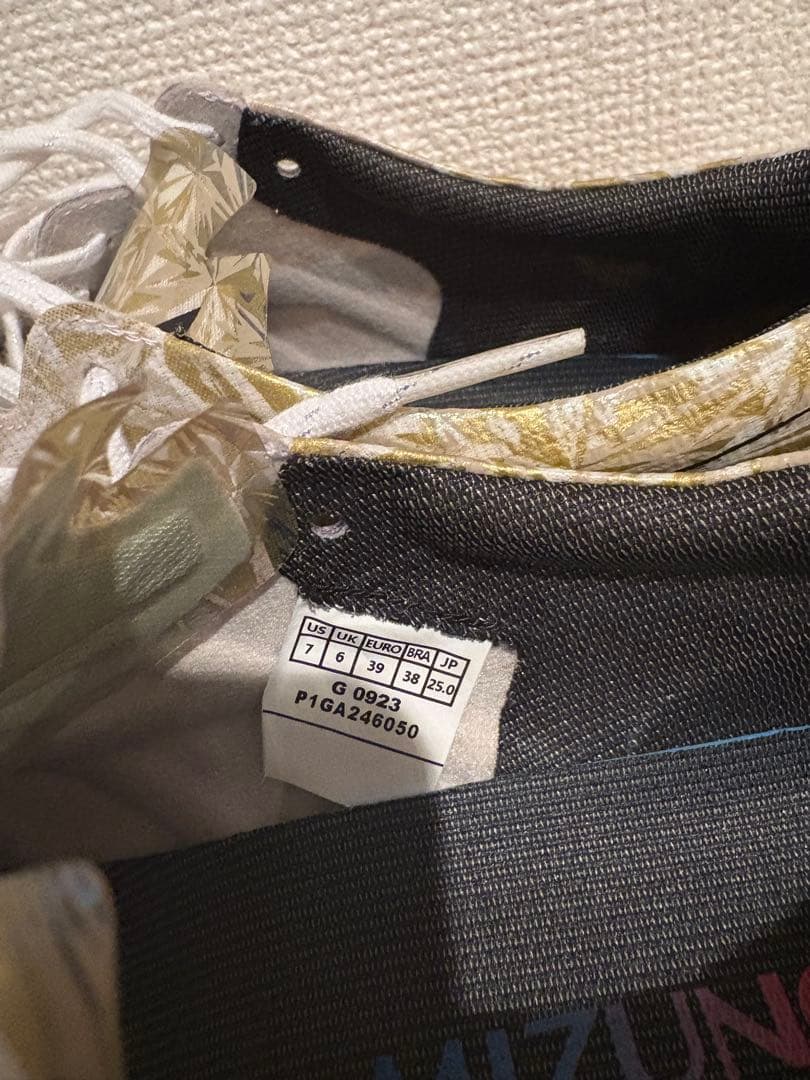 「あらみく 」Mizuno Alpha Japan ホワイト/ゴールド