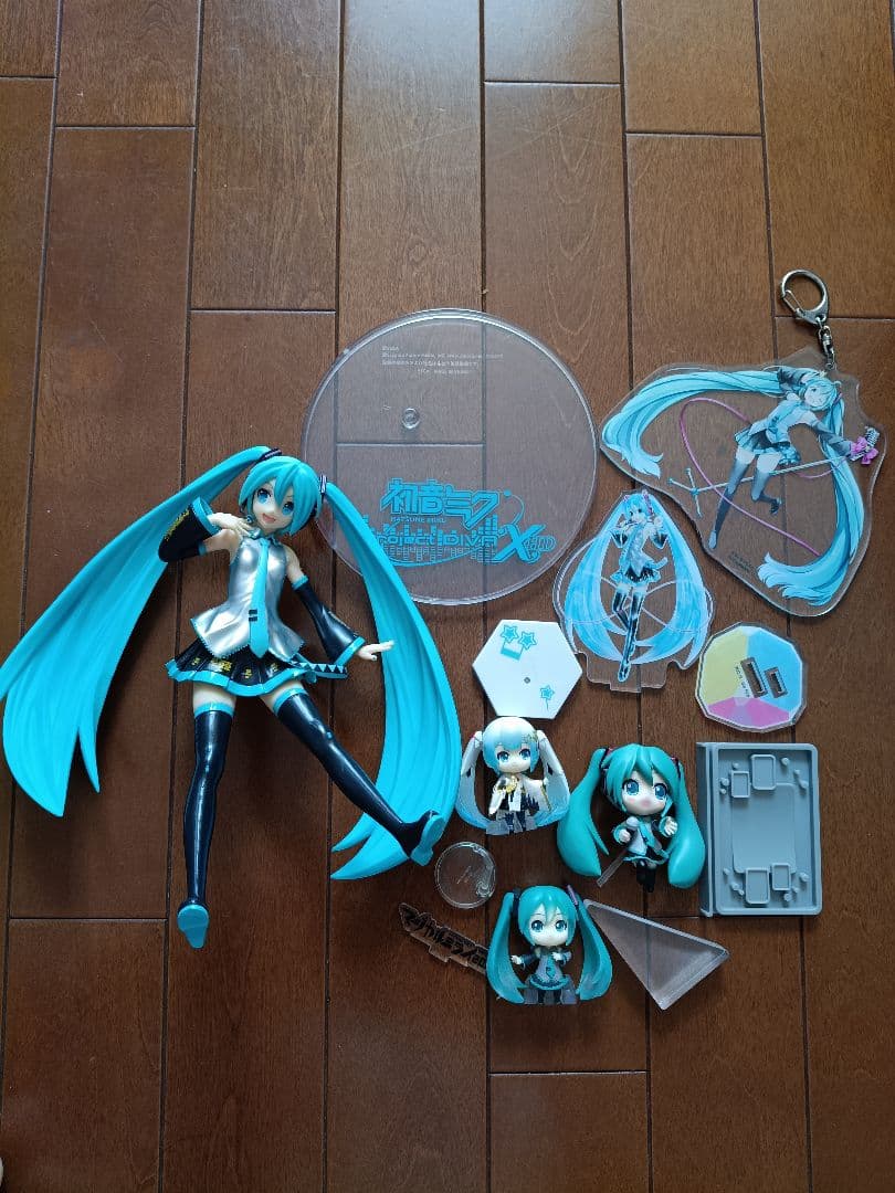 初音ミク フィギュア バッジ ポストカード セット