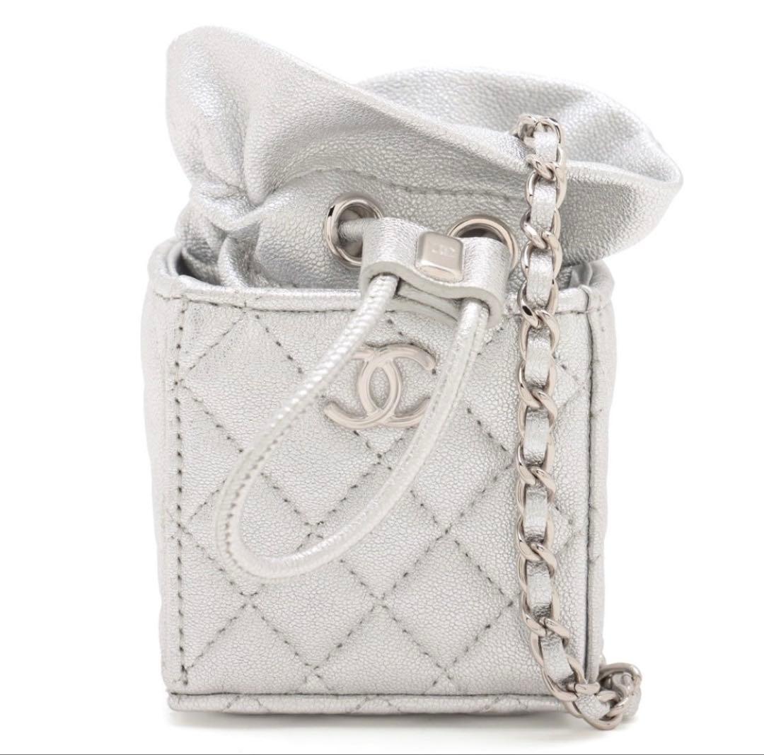 CHANEL ミニショルダーポーチ　ノベルティ　シルバー　キルティング　巾着