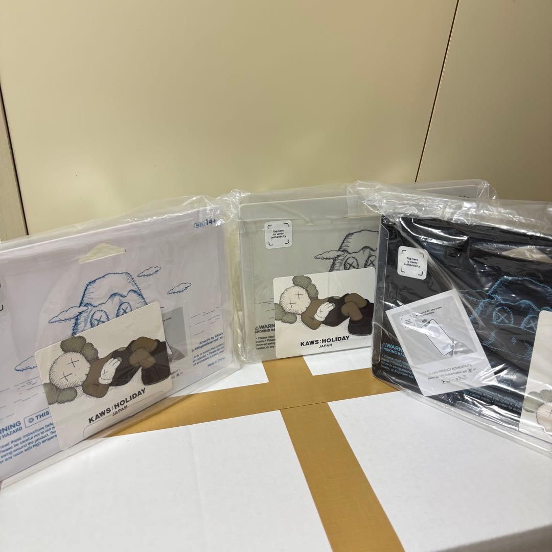 KAWS Holiday Japan 3色セット 新品未開封
