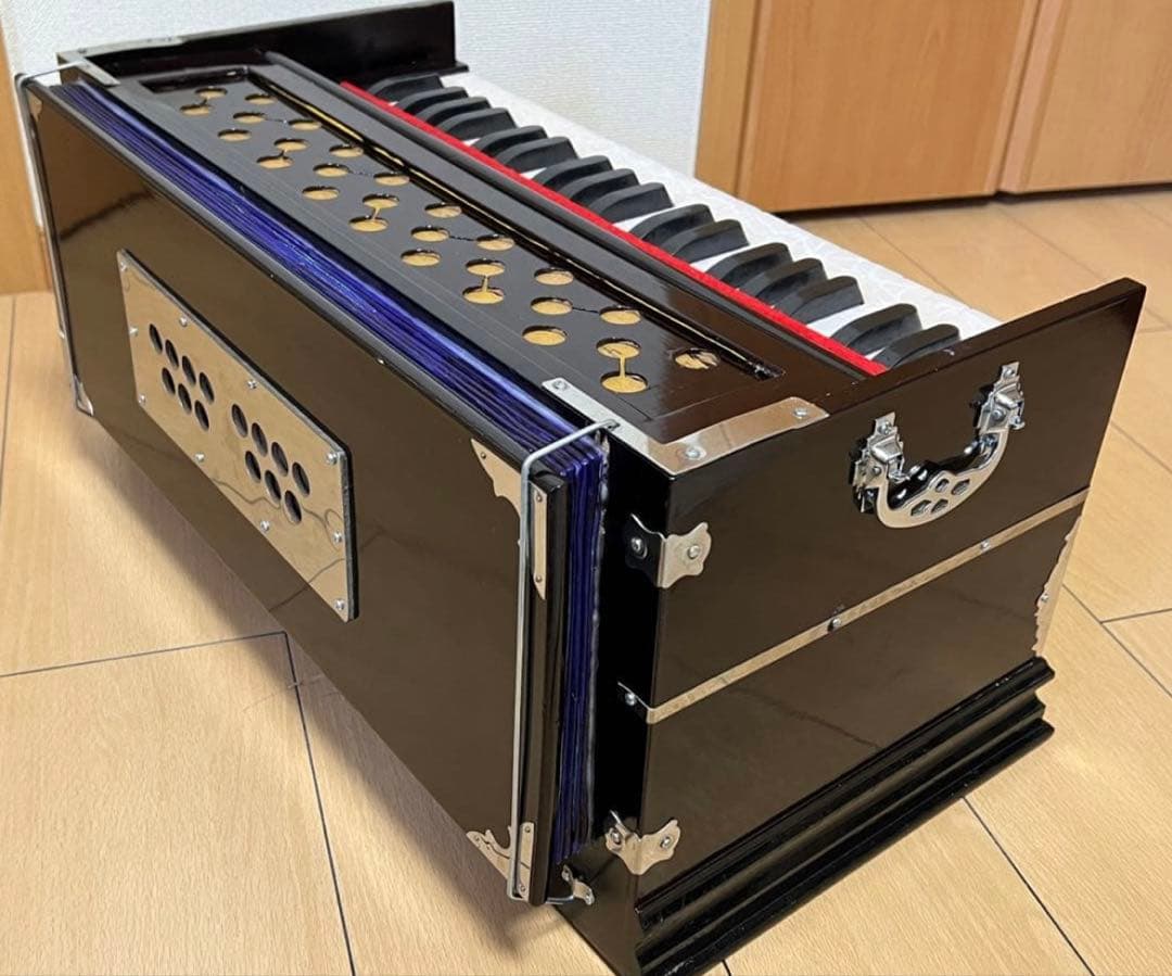 ハルモニウム harmonium